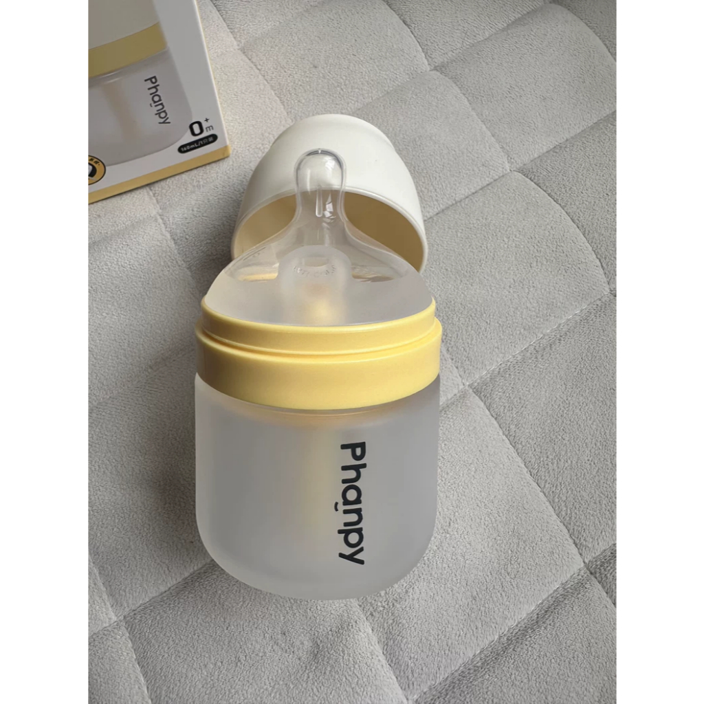 PHANPY | Bình Sữa Thủy Tinh Chống Đầy Hơi Bọc Silicone Dung Tích 160ml - 240ml