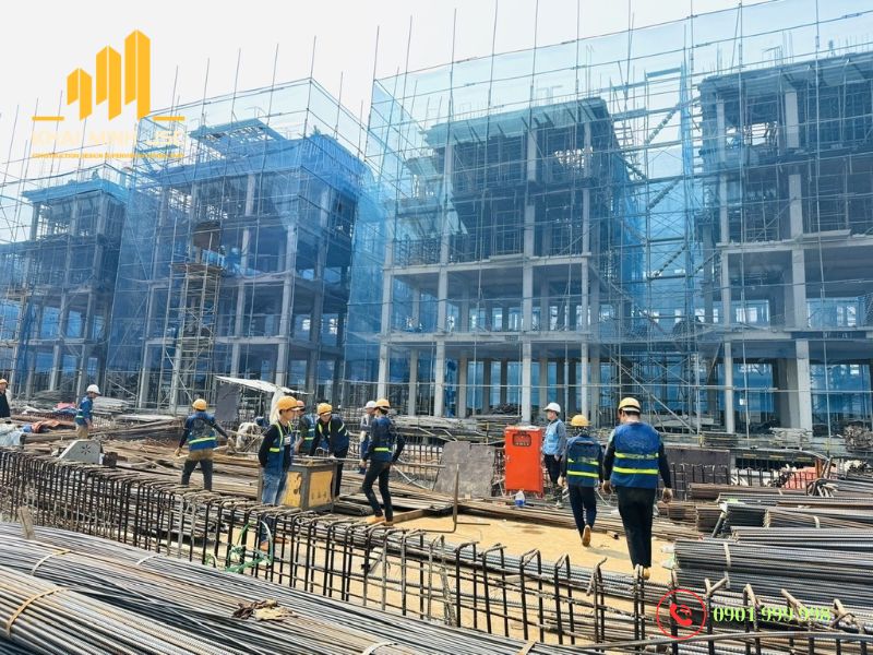 Quá trình gia công cốt thép khối lượng lớn tại công trường đòi hỏi sự tổ chức chặt chẽ