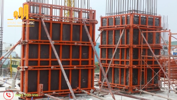  Kiểm soát biến dạng cột vách bằng cốp pha cứng, giằng neo chắc và giám sát áp lực bê tông