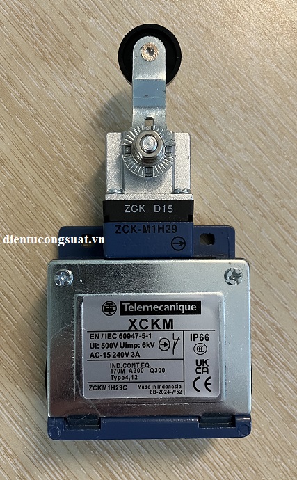 cong-tac-hanh-trinh-telemecanique-xckm115