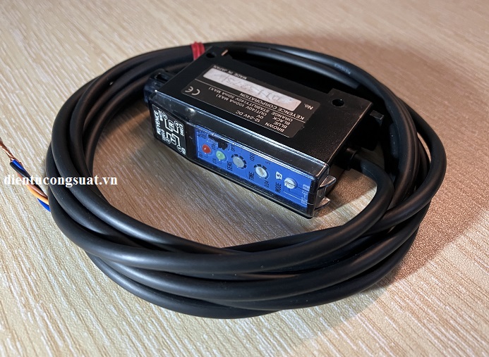 bo-khuech-dai-cam-bien-quang-keyence-ps2-61p