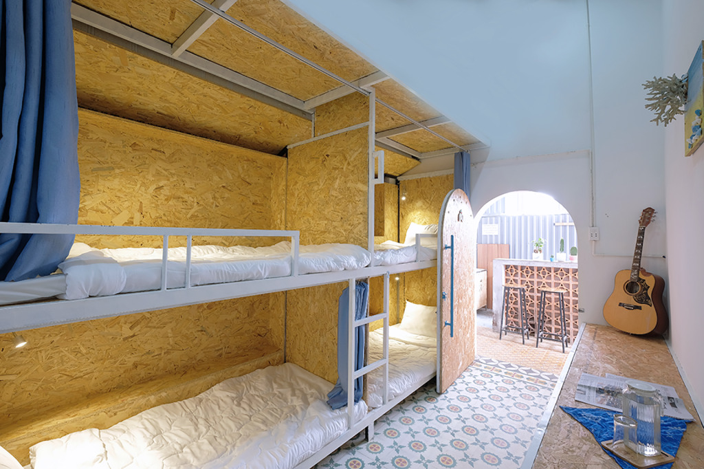 Gợi ý cách trang trí phòng ngủ homestay độc đáo, sáng tạo 14 Mẫu phòng ngủ với cách trang trí dành cho nhóm từ 3 - 4 người