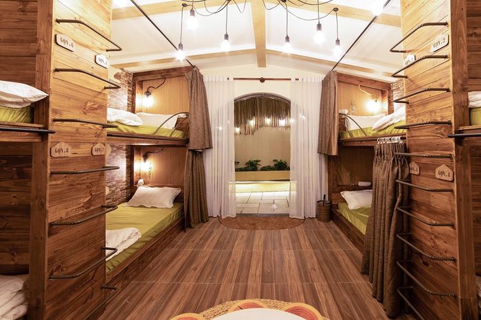 Gợi ý cách trang trí phòng ngủ homestay độc đáo, sáng tạo 5 Chi phí cho không gian phòng ngủ homestay với phong cách sang trọng khá cao