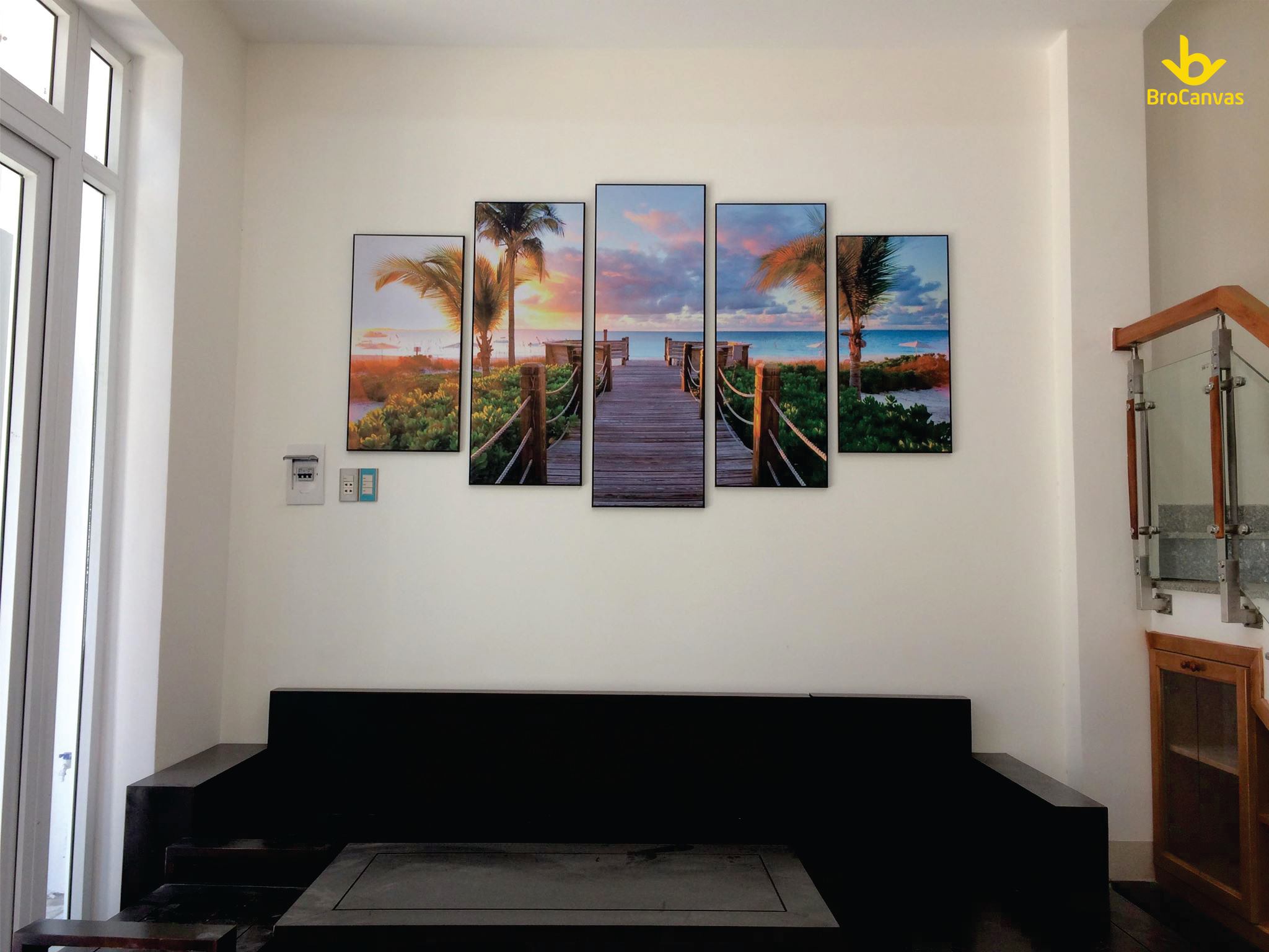 Những cách decor phòng khách tinh tế và độc đáo chỉ với tranh canvas 13 Hướng dẫn cách decor phòng khách cho mọi nhà bằng tranh canvas