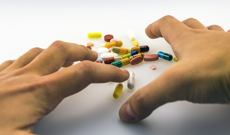 Những loại thuốc và dụng cụ y tế nhất định phải có trong tủ thuốc gia đình