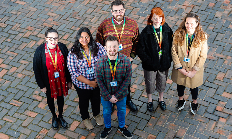 in dây đeo thẻ tại bình tân