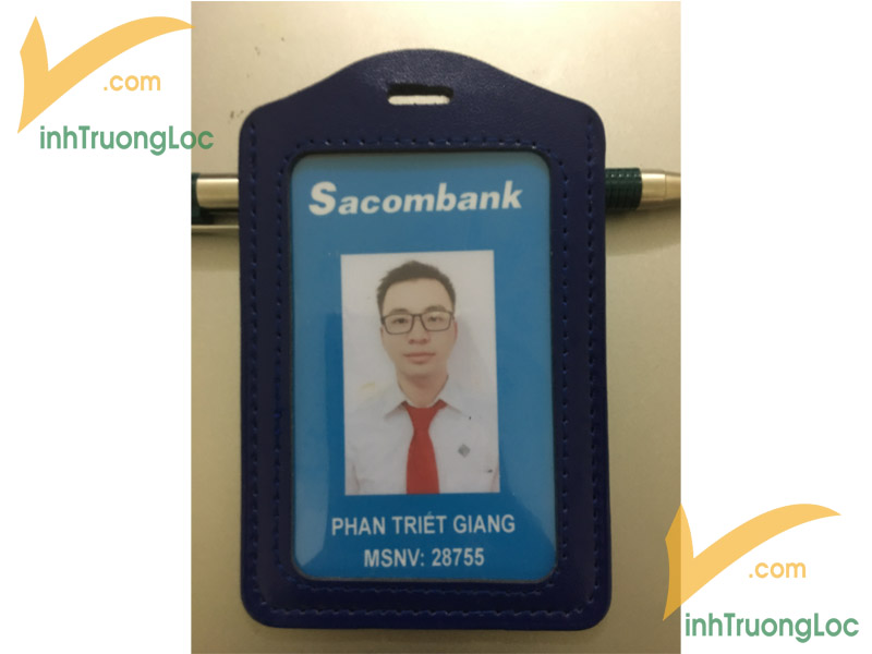 Bao da Simily thẻ nhân viên Sacombank không chỉ bảo vệ cho thẻ của bạn mà còn mang lại phong cách thời trang của bạn trong mọi hoàn cảnh. Hãy tham khảo hình ảnh liên quan để hiểu rõ hơn về sản phẩm này.