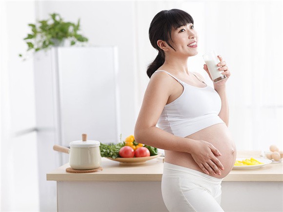 Sử dụng sữa cho mẹ bầu sẽ giúp bé được mạnh khoẻ nhất