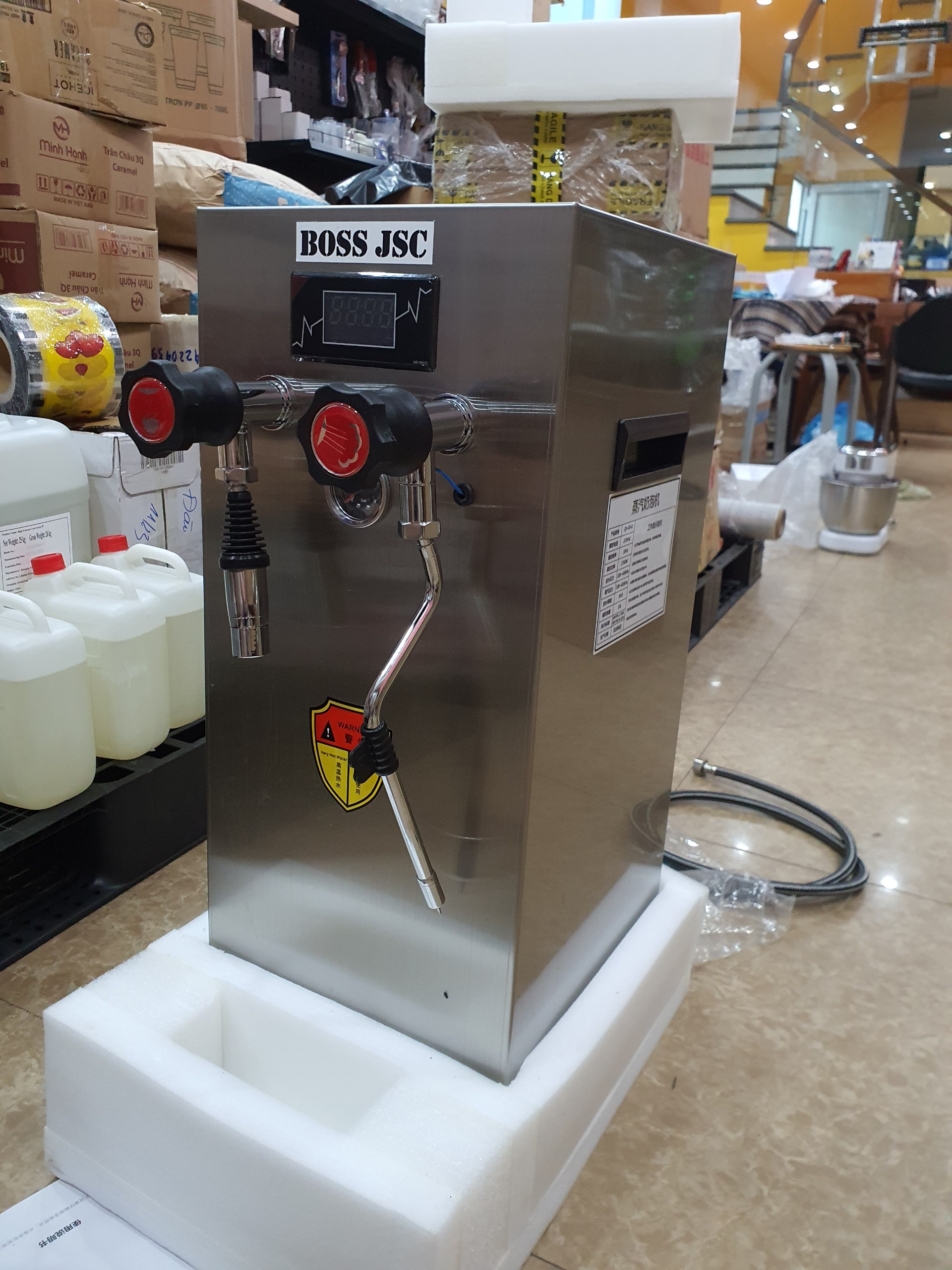 MÁY NƯỚC NÓNG VÀ SỤC HƠI BOSS B12L (HÀNG XUẤT CHÂU ÂU )