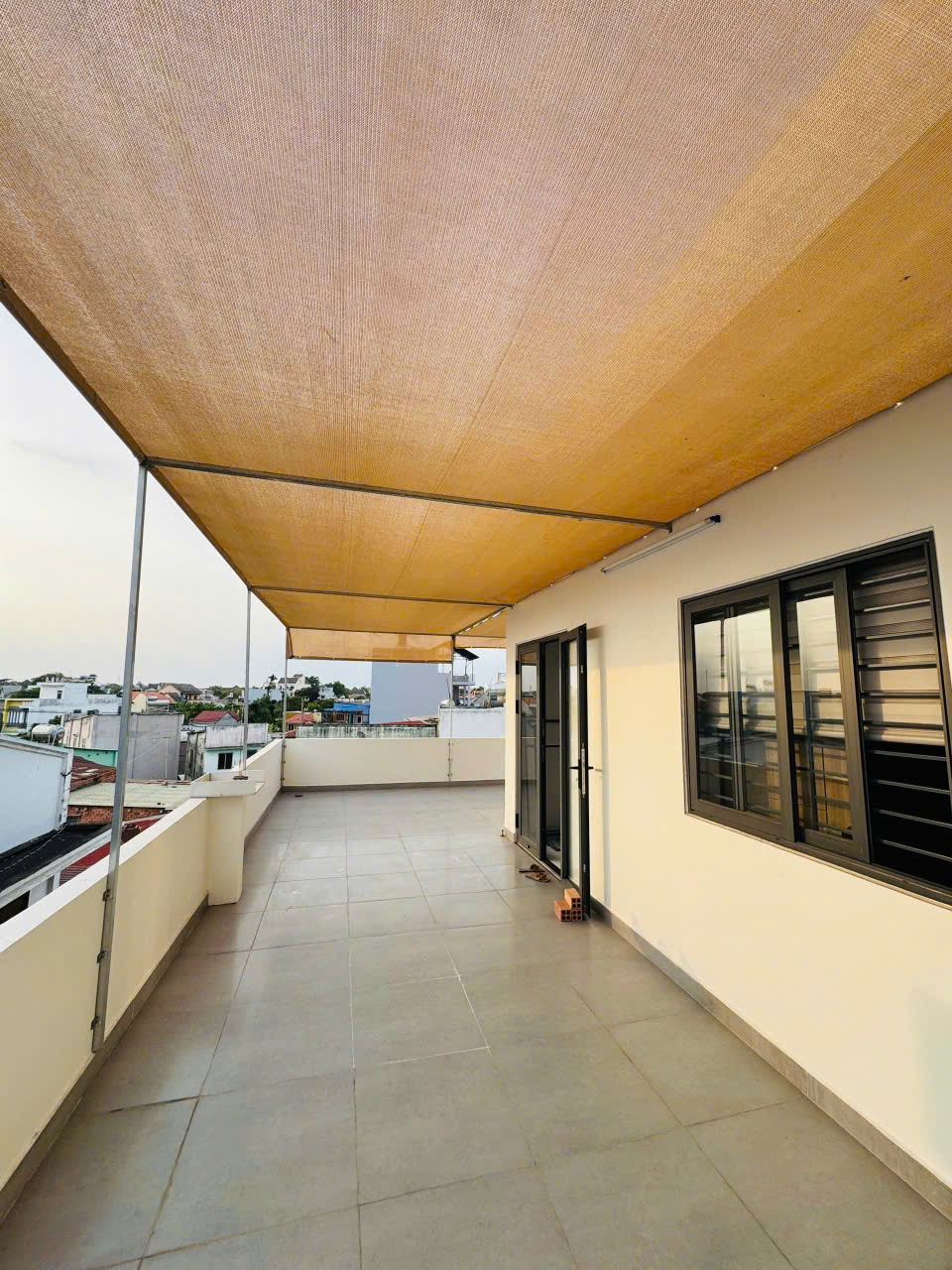 Lưới che sân vườn - Lưới che nắng 90% - 325GSM Màu Vàng Cát