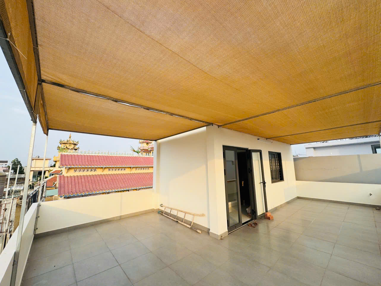 Lưới che sân vườn - Lưới che nắng 90% - 325GSM Màu Vàng Cát