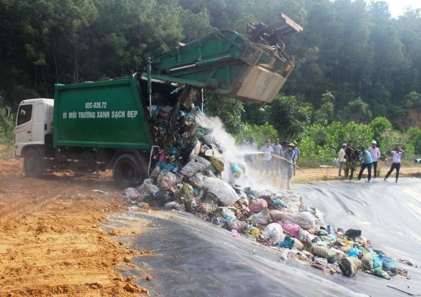 Đầu tư hệ thống thu gom nước mặt Khu xử lý rác thải Tam Xuân 2
