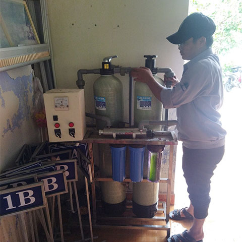 Cách sục rửa cột lọc composite tại nhà đơn giản mà dễ sử dụng cho người dùng Cách sục rửa cột lọc composite tại nhà đơn giản mà dễ sử dụng cho người dùng