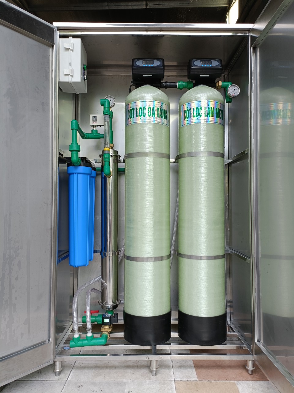 Bộ lọc nước sinh hoạt có tủ inox 