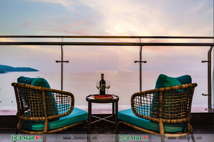 Mách Bạn 3 Tiêu Chí Lựa Chọn Bàn Ghế Ban Công Nhỏ Cực Đỉnh