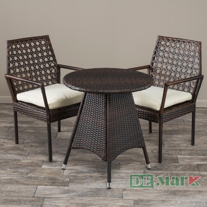 Tại Sao Bàn Ghế Ngoài Trời Giả Mây Đang Là Xu Hướng Nổi Bật?