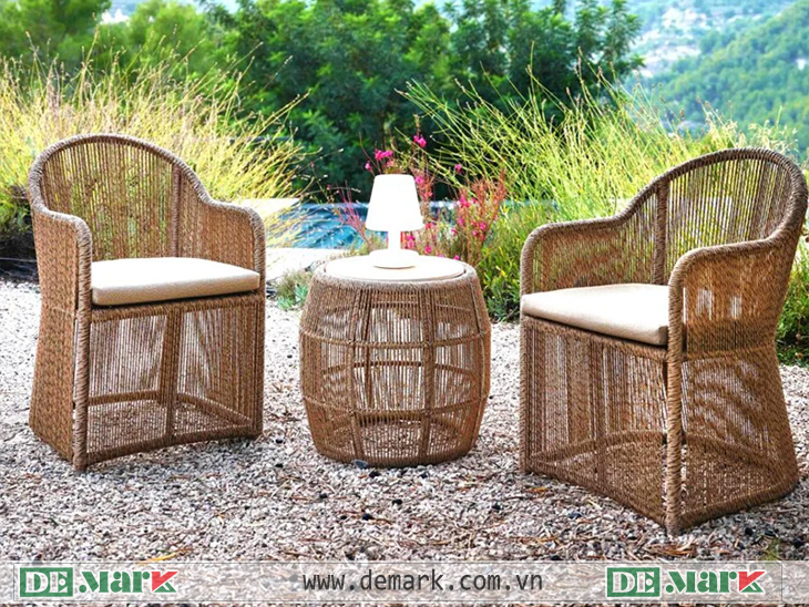 Ban Công Nhỏ Nên Chọn Bàn Ghế Như Thế Nào?