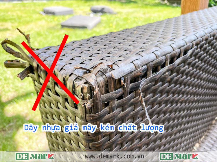 Vì Sao Vật Liệu Ngoài Trời Dễ Giòn, Nứt Hoặc Phai Màu?