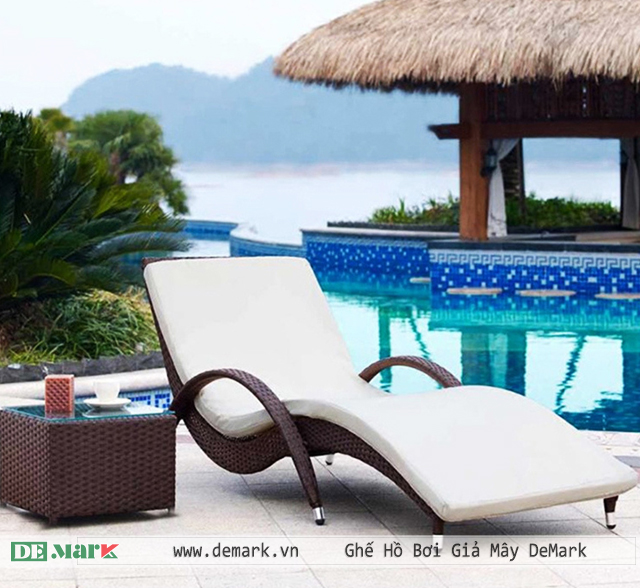 Đổi Mới Không Gian Ngoại Thất Với Ghế Hồ Bơi Giả Mây