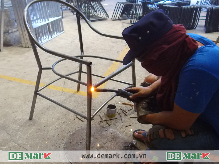 Điều Gì Bị Bỏ Quên Khi Thị Trường Chỉ Tập Trung Vào Giá?