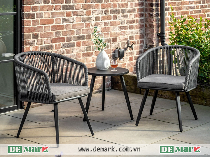 Bàn ghế ngoài trời DeMark phù hợp nhu cầu sử dụng