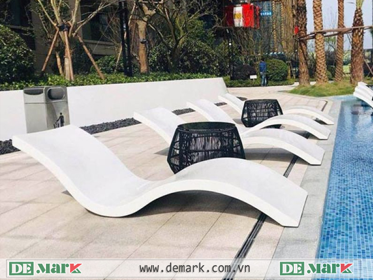 Ghế Composite sử dụng tại hồ bơi resort