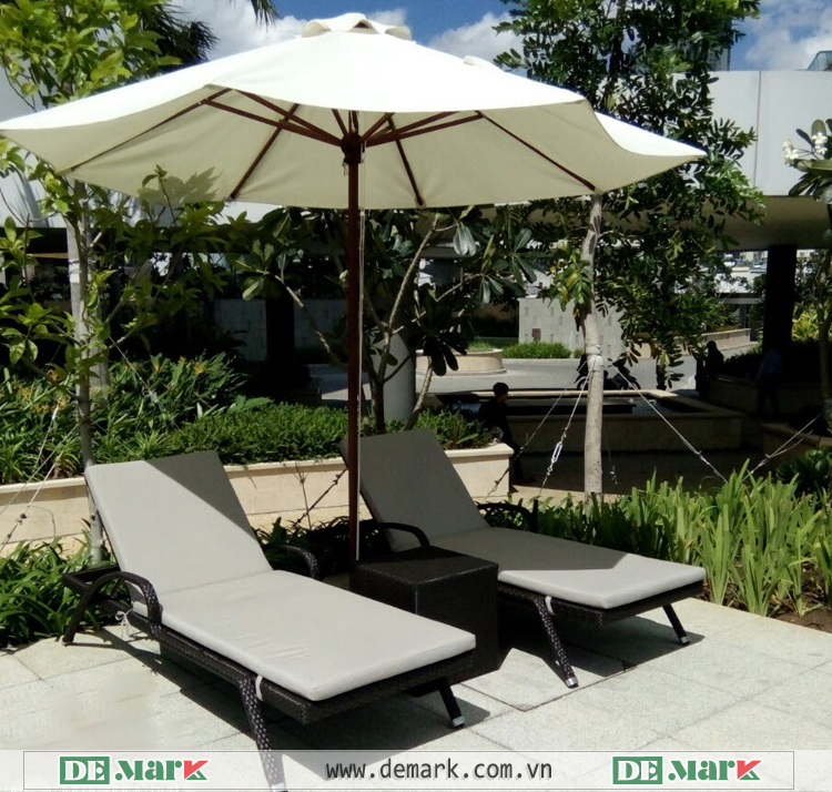 Nội thất ngoài trời DeMark dưới mưa