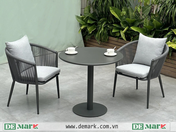 Sử dụng bàn ghế ngoài trời đúng tải trọng và đúng mục đích