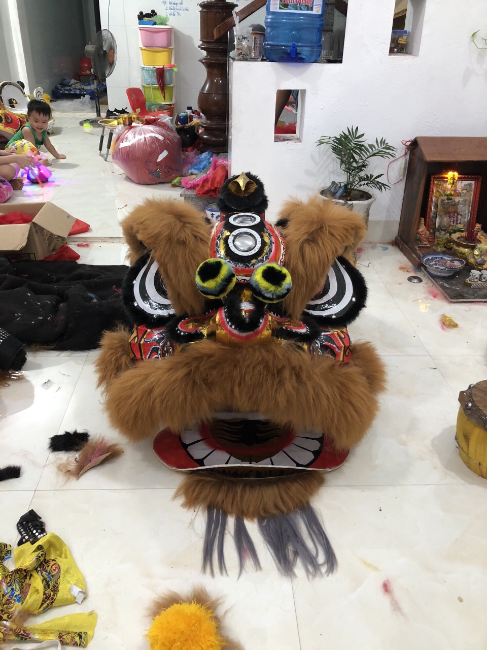 Lân Mengkok màu vàng- mẫu lân mới