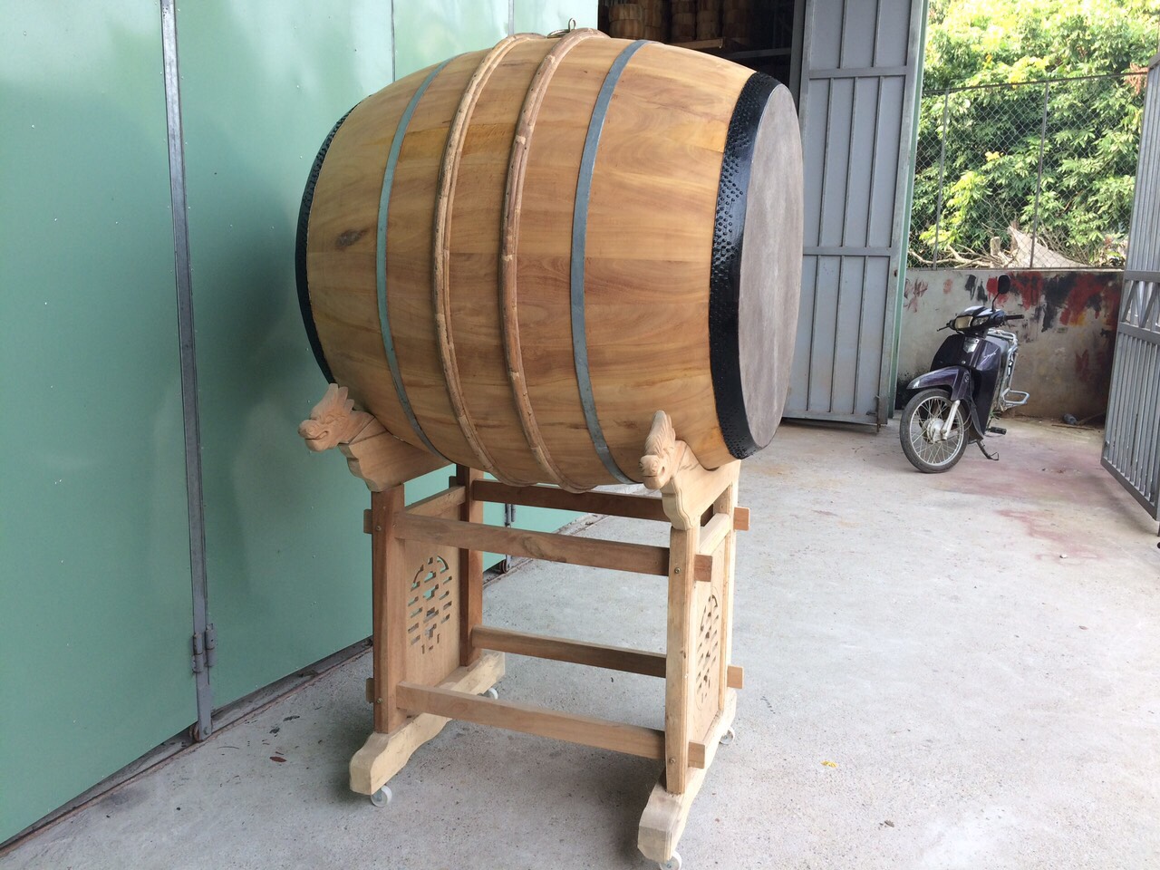 TRỐNG TRƯỜNG HỌC