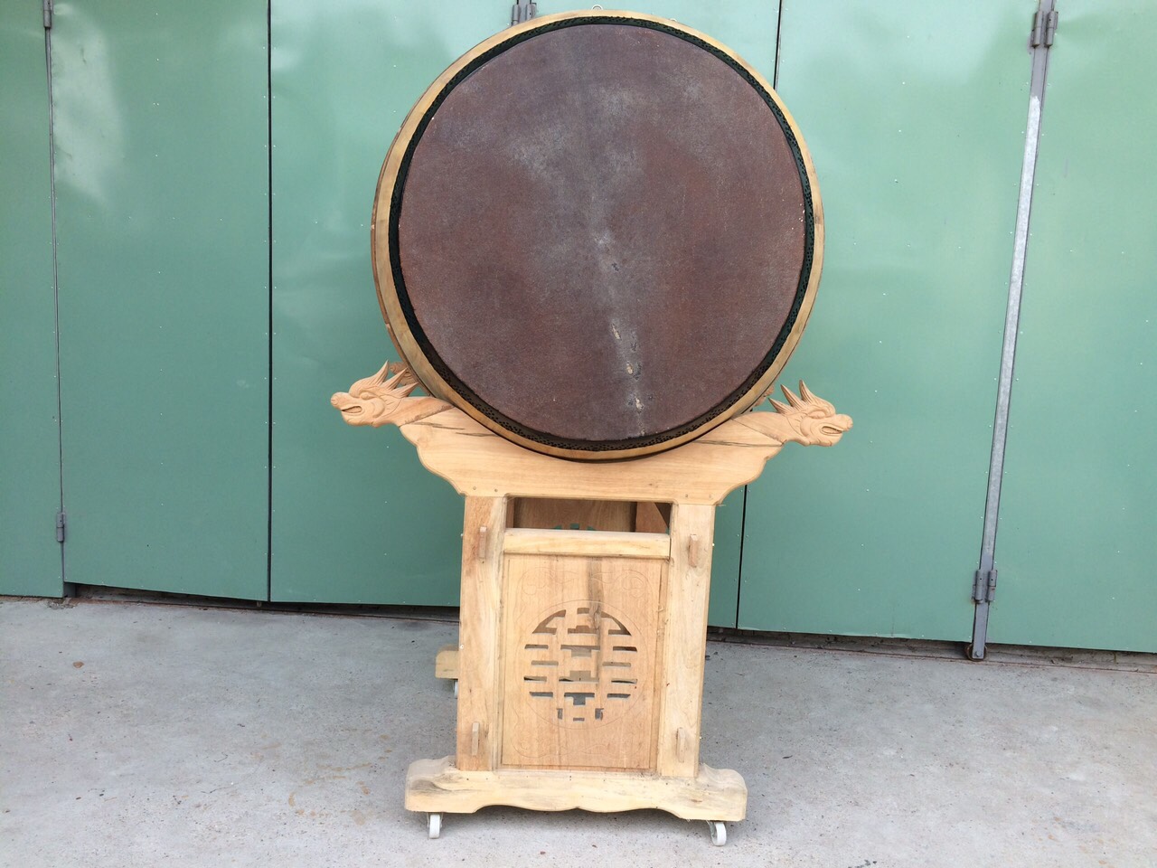 TRỐNG TRƯỜNG HỌC