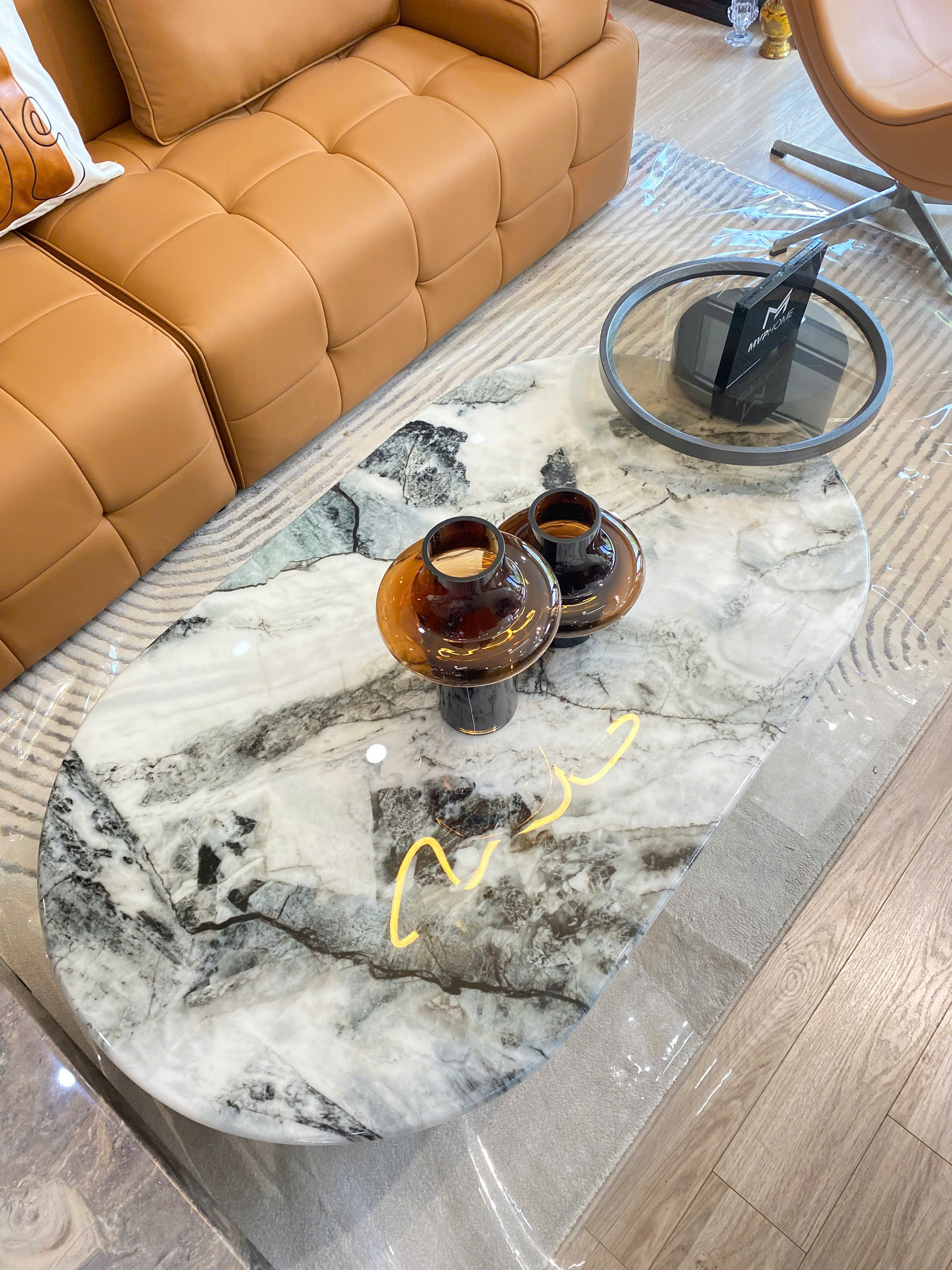 Mastro Table
