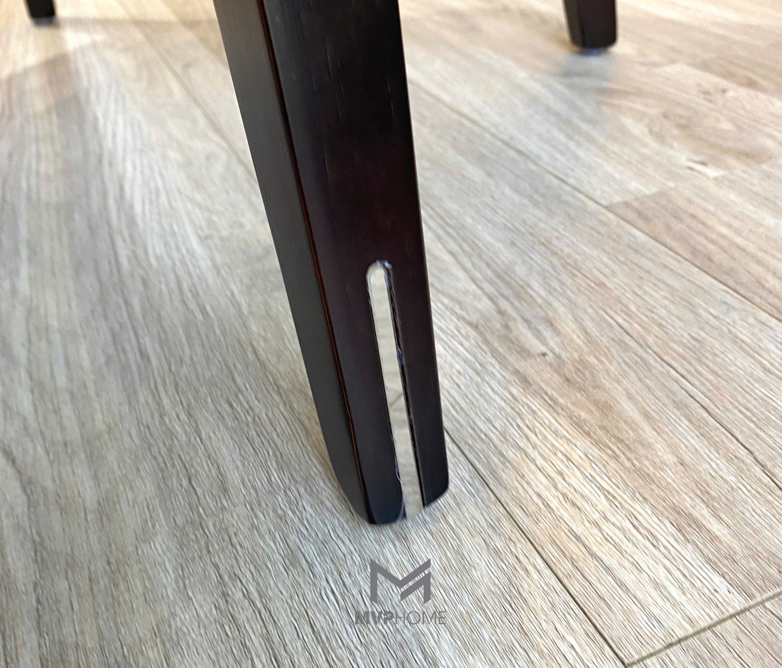 Kravia Chair