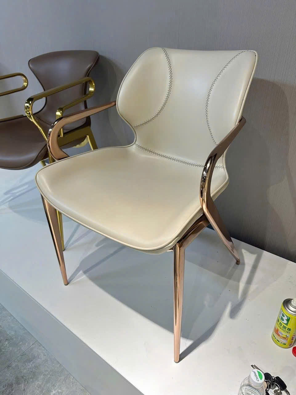 Ghế Ăn Matt (Saddle Chair) – Ghế Da Yên Ngựa Nhập Khẩu Cao Cấp MVP HOME