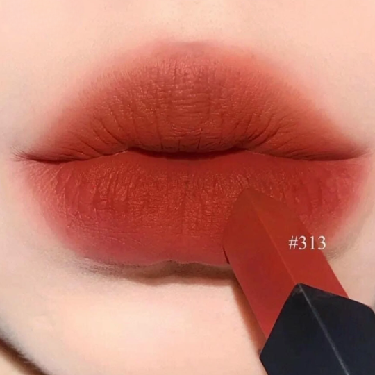 Yves Saint Laurent The Slim Velvet Radical - 301