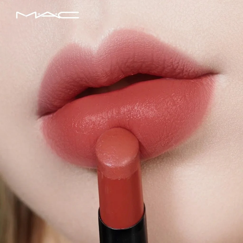 M.A.C Powder Kiss Velvet Blur Slim
