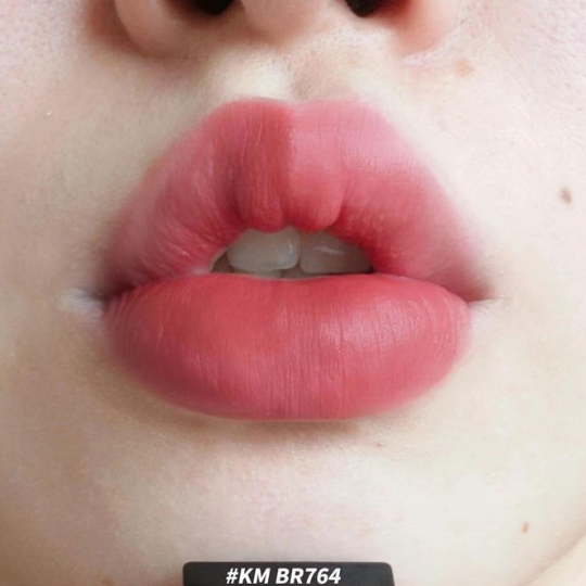 Son Shu Uemura Unlimited Matte - OR590