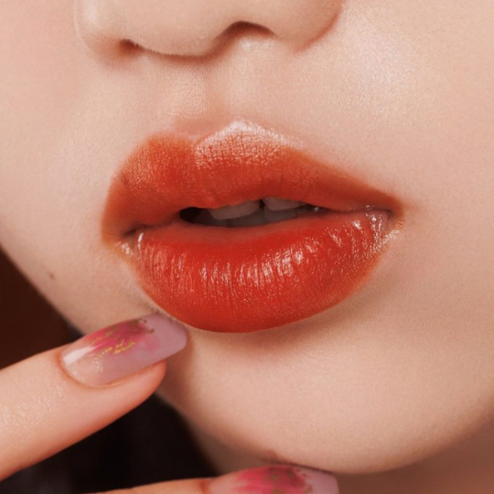 Son Shu Uemura Unlimited Matte - OR590
