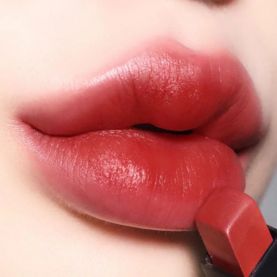 Yves Saint Laurent Rouge Pur Couture The Slim Lipstick