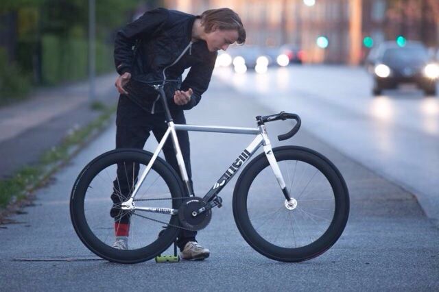co-nhieu-loi-ich-khi-mua-xe-dap-fixed-gear-cu