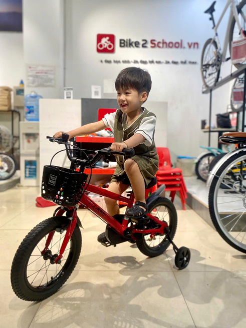 Bé 4-6 tuổi cùng xe đạp tại Bike2School