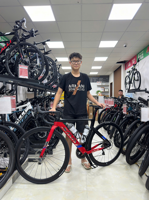 Học sinh cấp 3 hào hứng cùng xe đạp mới tại Bike2School