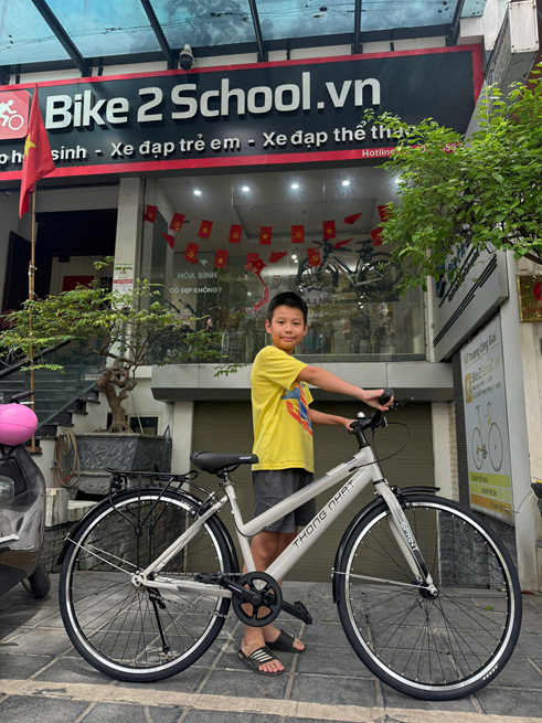 Xe đạp địa hình cho bé trai tại cửa hàng Bike2School