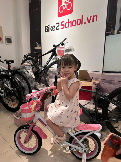 Bé 3-5 tuổi cùng xe đạp tại Bike2School