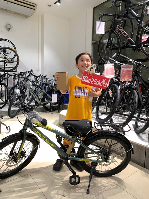 Xe đạp trẻ em Thống Nhất tại cửa hàng Bike2School