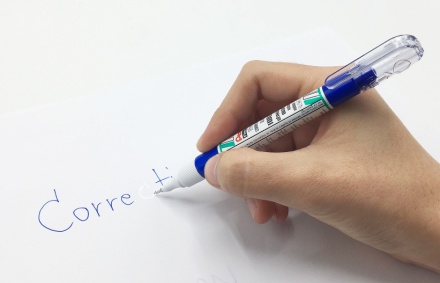 Nếu đang dùng bút xóa, bạn nhất định phải biết những điều này