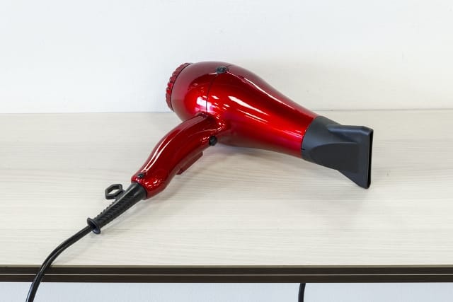 Những công dụng hữu ích của máy sấy tóc