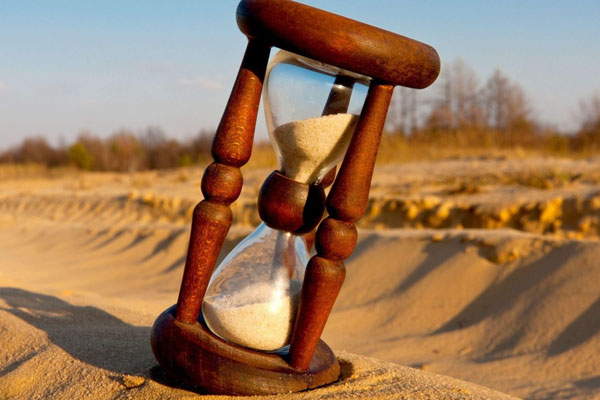 TRƯỚC KHI CÓ ĐỒNG HỒ ĐEO TAY, CON NGƯỜI XEM GIỜ BẰNG GÌ?