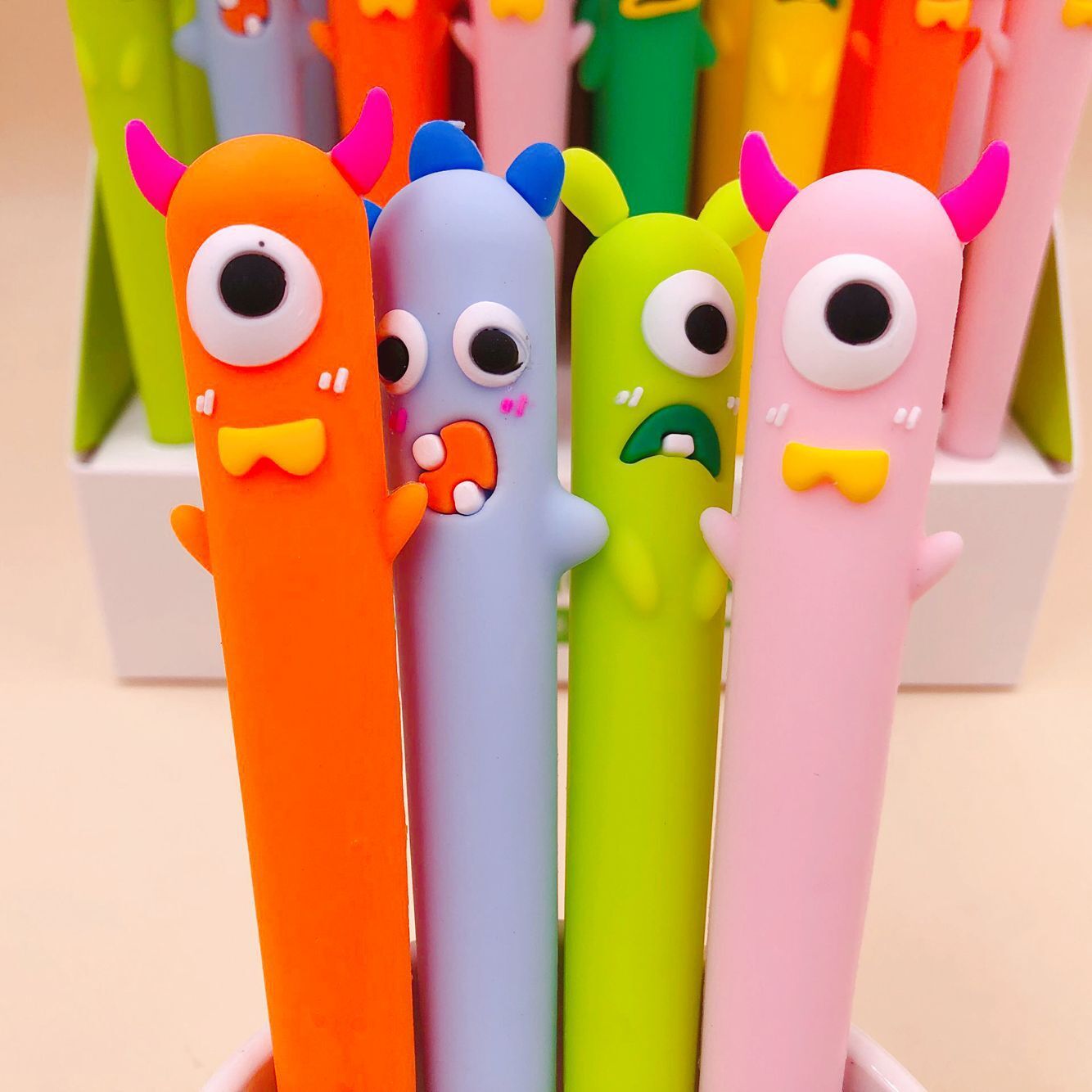 Hộp 40 Bút Gel Quái Vật RC1083