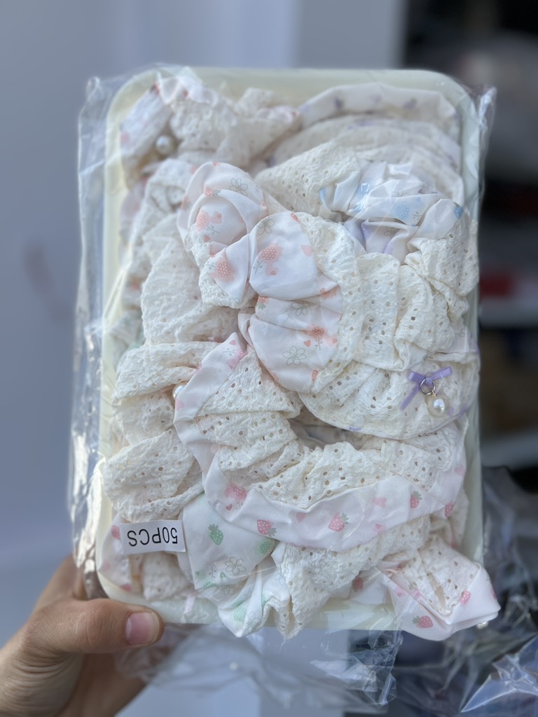 Cột Tóc Ren Ngọc
